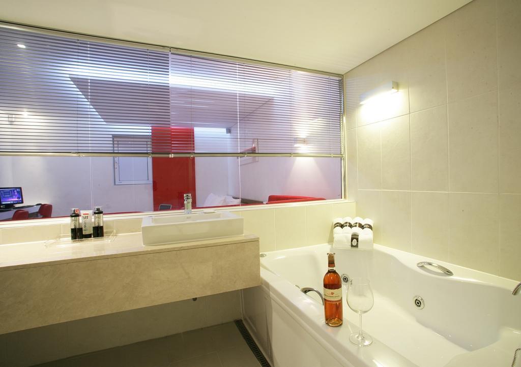 Antives Hotel Goyang Room photo
